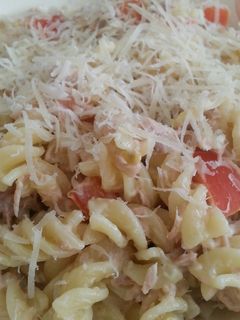 A picture of Tuna Pasta Salad.