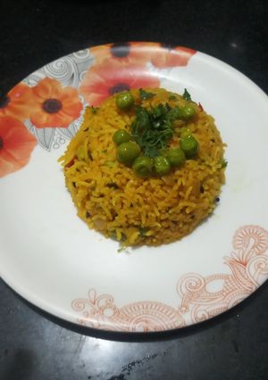 मटार राइस (Matar Rice Recipe In Marathi) रेसिपी चे मुख्य फोटो 