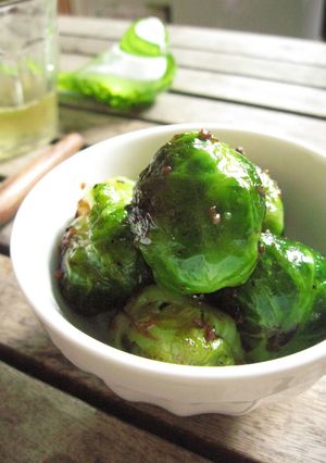 A picture of Simple! Brussels Sprouts Garlic Butter Grill.