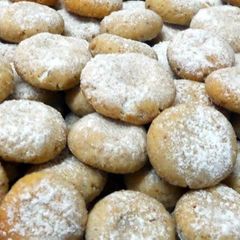 A picture of Noor's Almond Cookies.