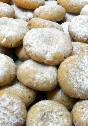 A picture of Noor's Almond Cookies.