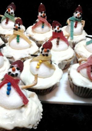 A picture of Ladybirds Christmas Snowmen Summer Fruitcupcakes ..