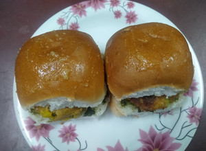 A picture of Vada Pav.