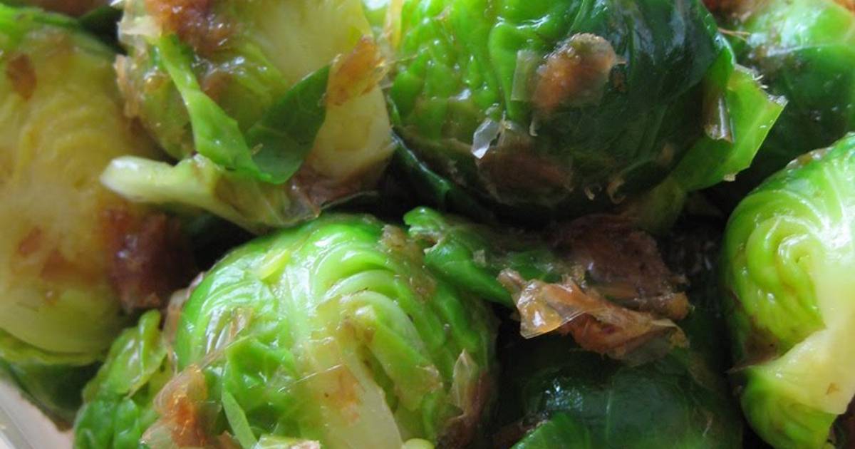 Seasoned Brussels Sprouts with Bonito Flakes