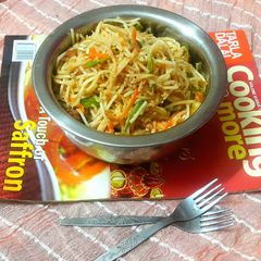A picture of Chicken and veg hakka noodles-Indochinese.