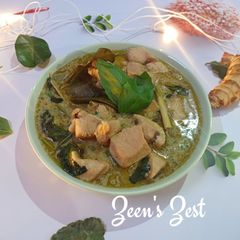 A picture of Thai Green Curry Chicken.