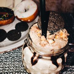 A picture of Caramel Fudge & Oreo Milkshake.