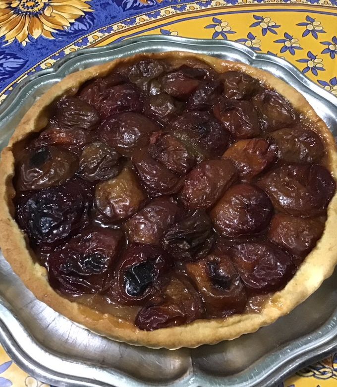 Une photo de Tarte pommes prunes (pâte brisée épeautre orange)