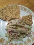 Ensalada con pasta y atún