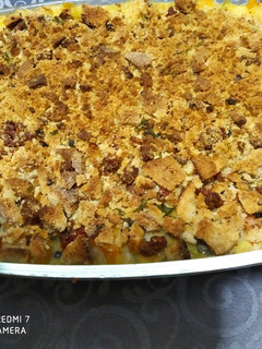Foto de Bacalhau gratinado com legumes e broa