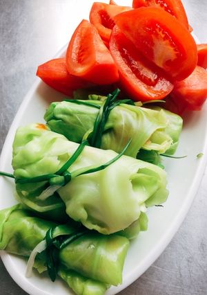 Hình của món Bắp cải cuộn thịt sốt cà chua.