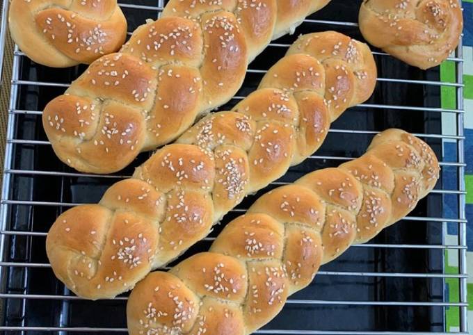 Steps to Prepare Any-night-of-the-week Challah buns