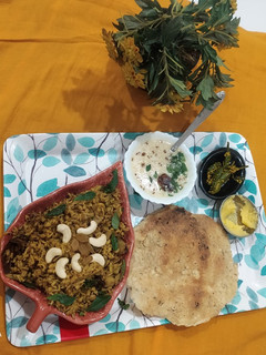 મિક્સ ધાન ની ખીચડી (Mix Dhan Khichdi Recipe In Gujarati) રેસીપી મુખ્ય ફોટો