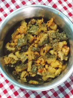 பாகற்காய் கறி (Paakarkaai curry recipe in tamil) செய்முறை முக்கிய புகைப்படம்