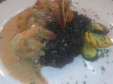 Langostinos con risotto marea negra