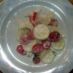 A picture of Taisen's cucumber and onion salad.