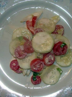 A picture of Taisen's cucumber and onion salad.