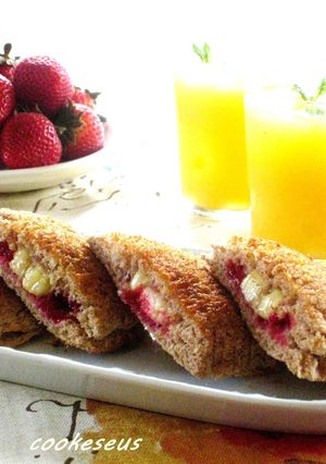A picture of Fruity Hot Sandwich.