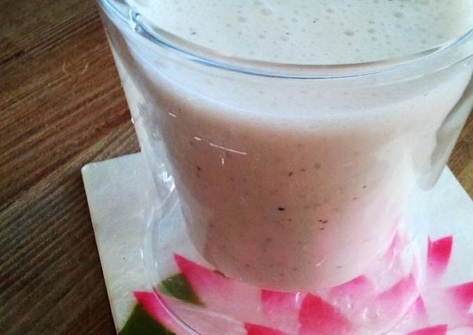 Recipe of Perfect Nutritious Smoothie with Kuromame, Banana, and Kinako