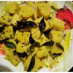 A picture of Khaman.
