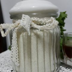 A picture of Mint Sugar.