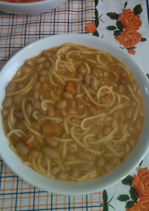 Una foto de Porotos con riendas