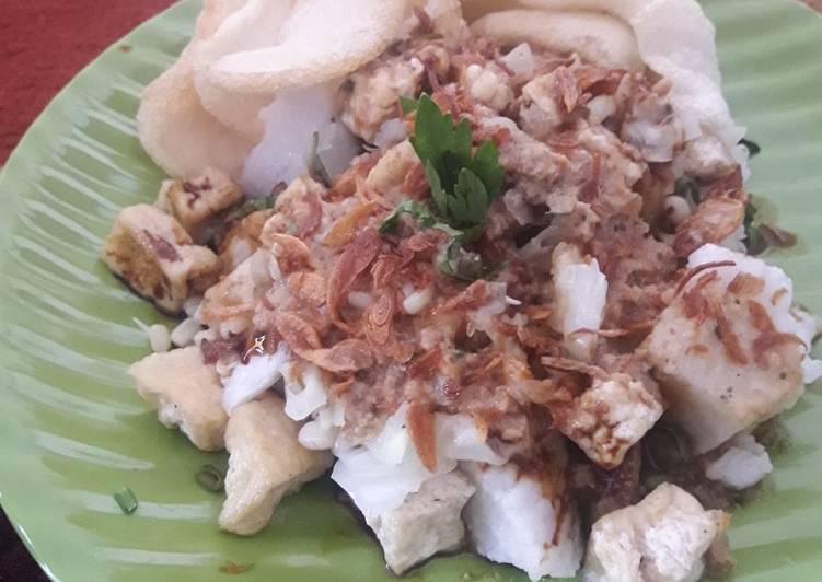 Lontong Tahu Masak