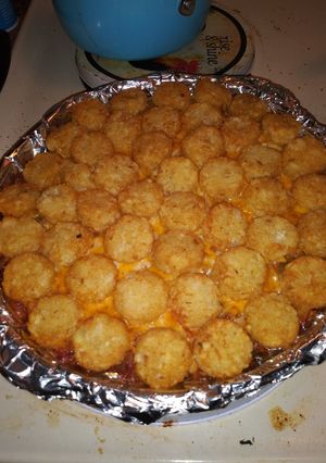 A picture of Tater crown cheeseburger casserole.