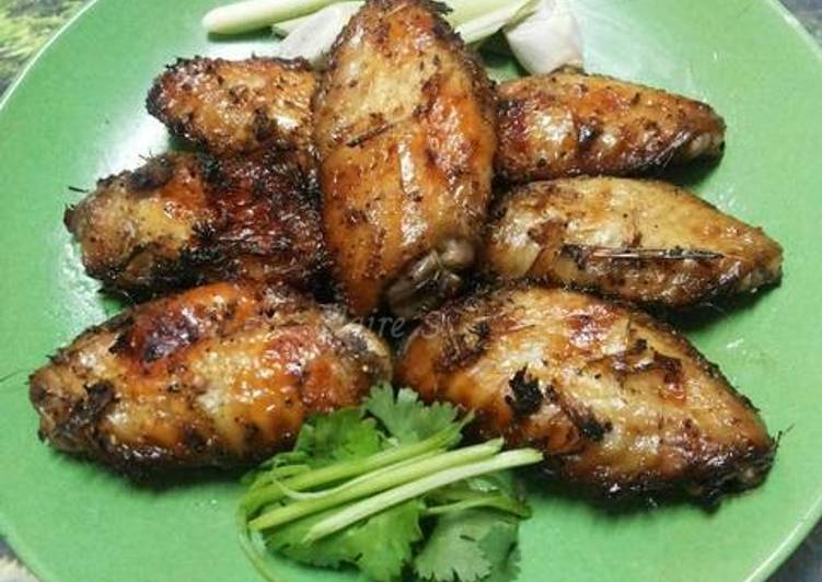 Steps to Cook Yummy Thai Grilled Chicken Wings with Black Pepper and Lemongrass