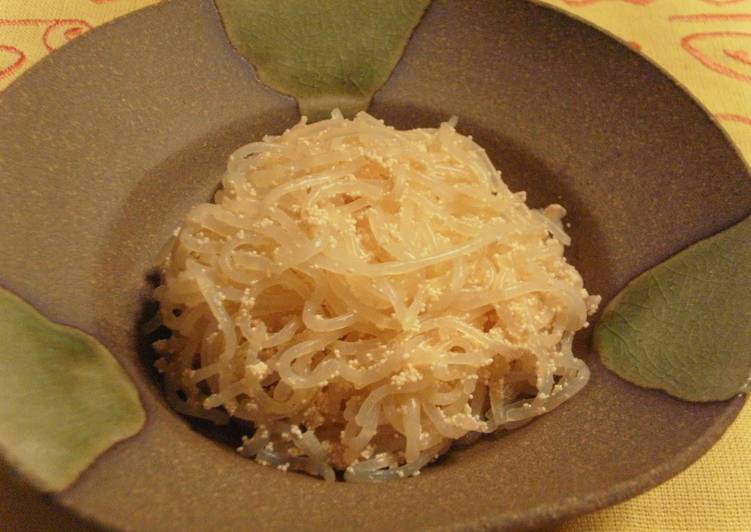 Recipe of Quick Shirataki Noodles with Tarako (Masago-ae)