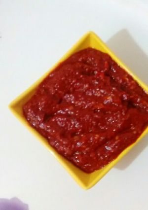 A picture of Spicy Schezwan Sauce.