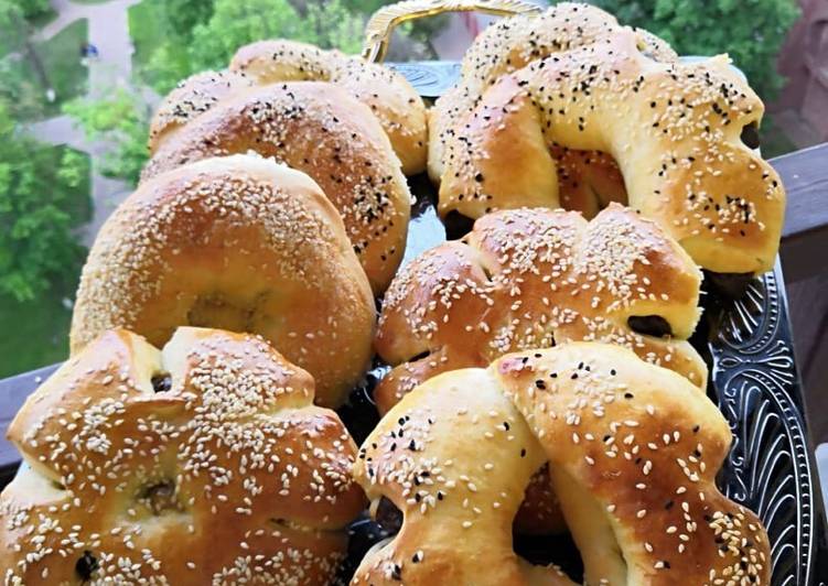 معروك او خبز رمضان اوخبز بتمر 
من الاكلات الشعبيه في دمشق