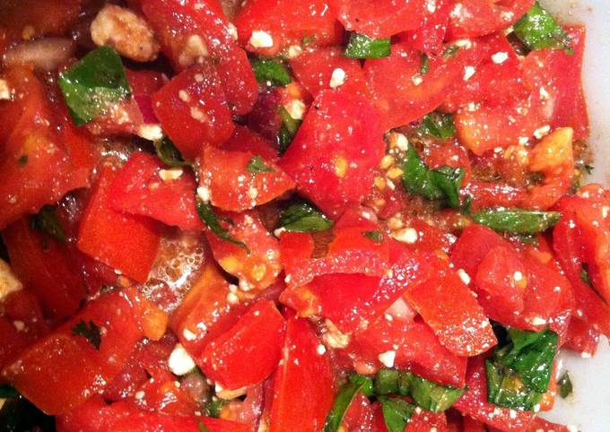 Simple Way to Make Any-night-of-the-week Tomato Feta Salad