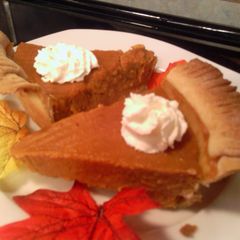 A picture of sunshine "s maple pumpkin pie.