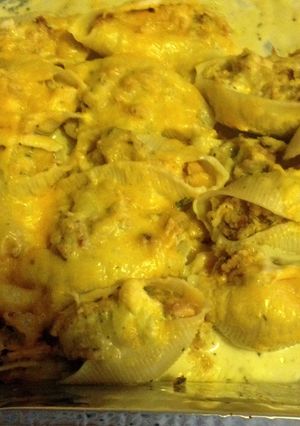 A picture of Chicken Stuffed Shells.