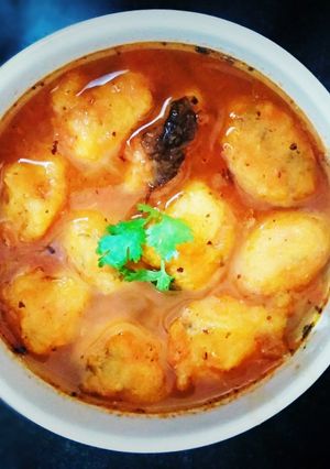 A picture of Udupi style Rasam Vada(Sour and tangy).