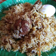 A picture of Hyderabadi Chicken Biryani.