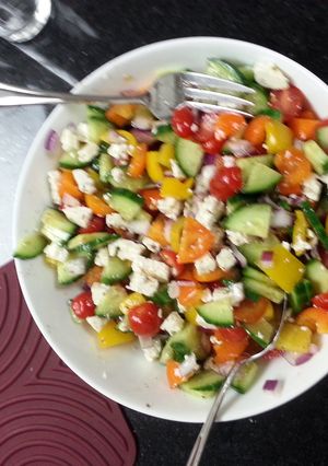 A picture of Deb's Geek Salad.
