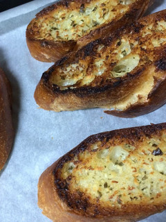 A picture of Garlic Toast.