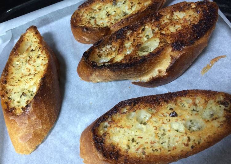How to Make Award-winning Garlic Toast