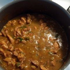 A picture of Hot pepper stewed chicken.