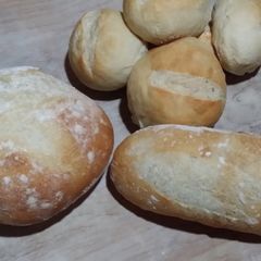A picture of Iz's Vegan Easy French Bread.