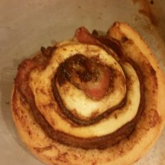A picture of Bacon cinnamon buns.