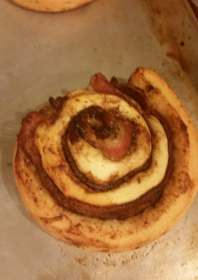 A picture of Bacon cinnamon buns.