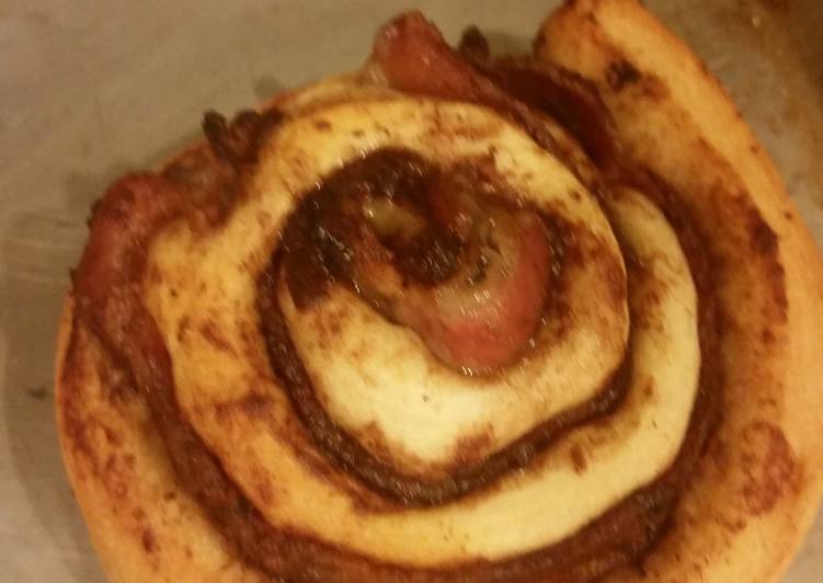 Bacon cinnamon buns