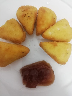 Una foto de Quesito frito con mermelada de fresa