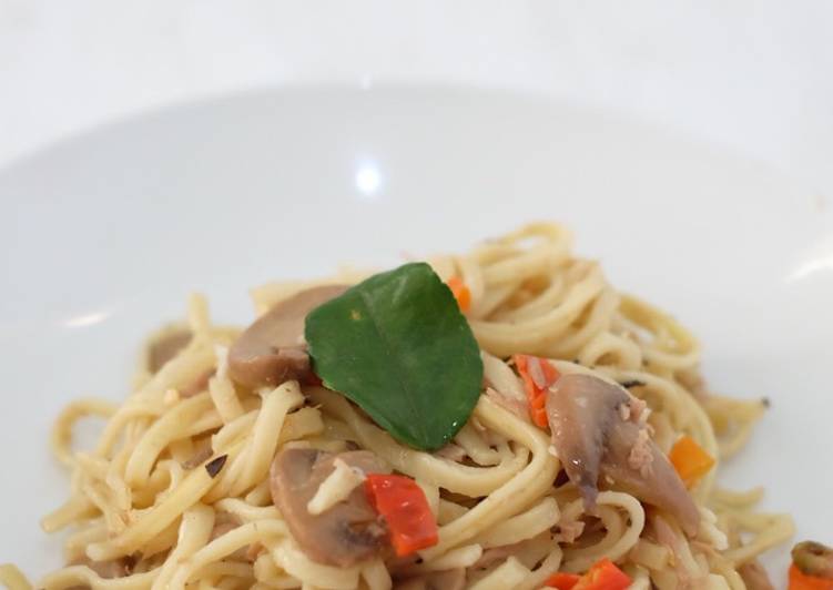 Langkah Mudah untuk Menyiapkan Fettucini Spicy Tuna Aglio Olio, Lezat Sekali