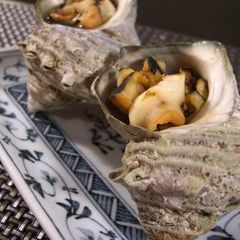 A picture of Let's Learn to Handle Fish! Grilled Turban Snails: IH Range Edition.
