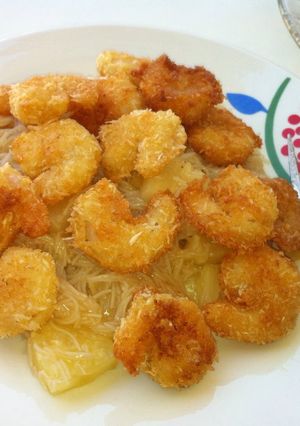 A picture of Coconut honey shrimp.
