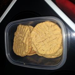 super simple peanut butter cookies A picture of super simple peanut butter cookies.